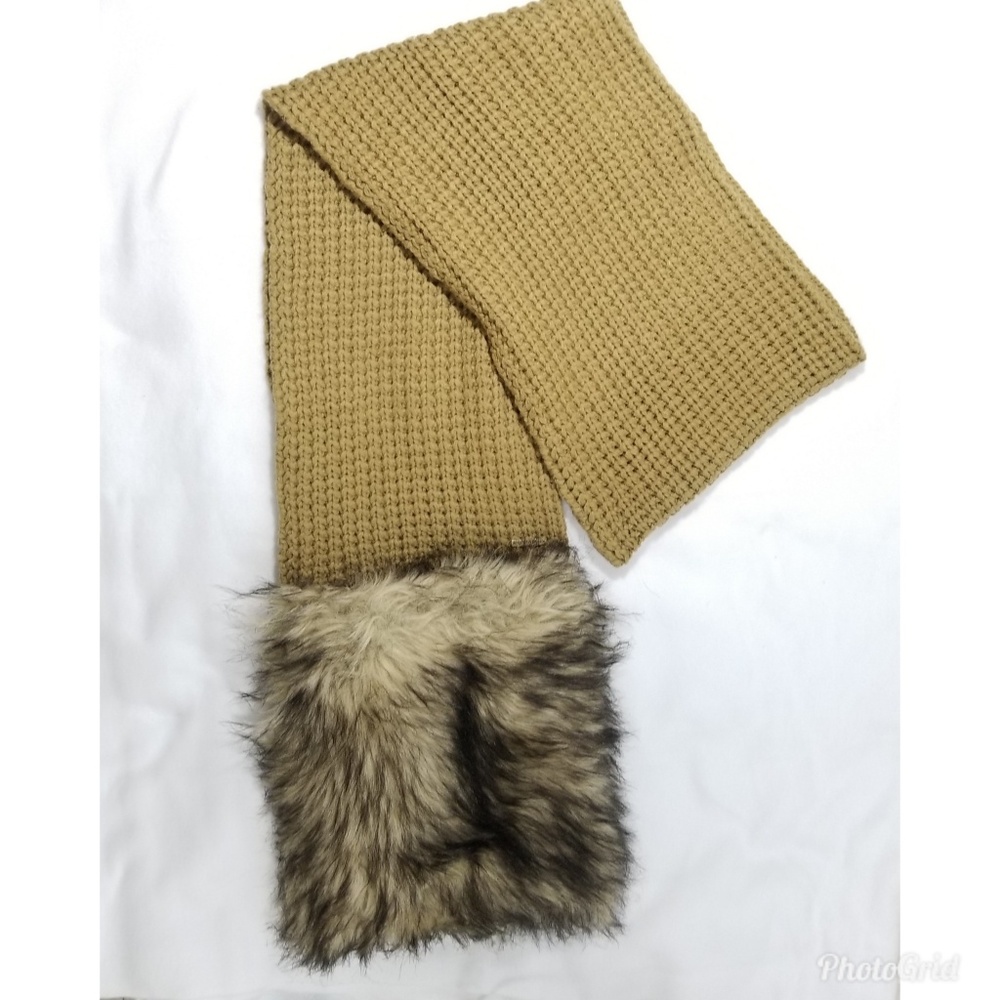 Michael Kors Brown Knit Scarf Faux Fur Pockets - Picture 5 of 7